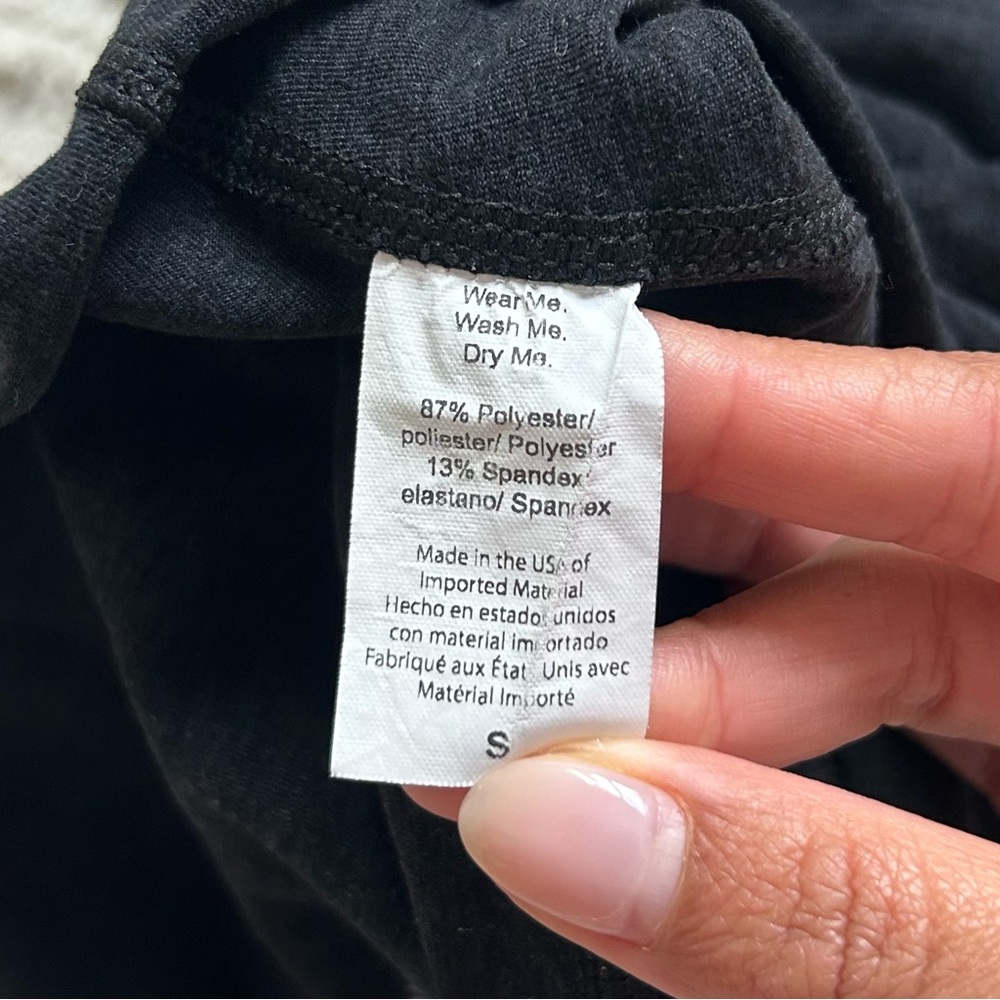 Beyond Yoga Black Bike Shorts with Pockets - Picture 4 of 4